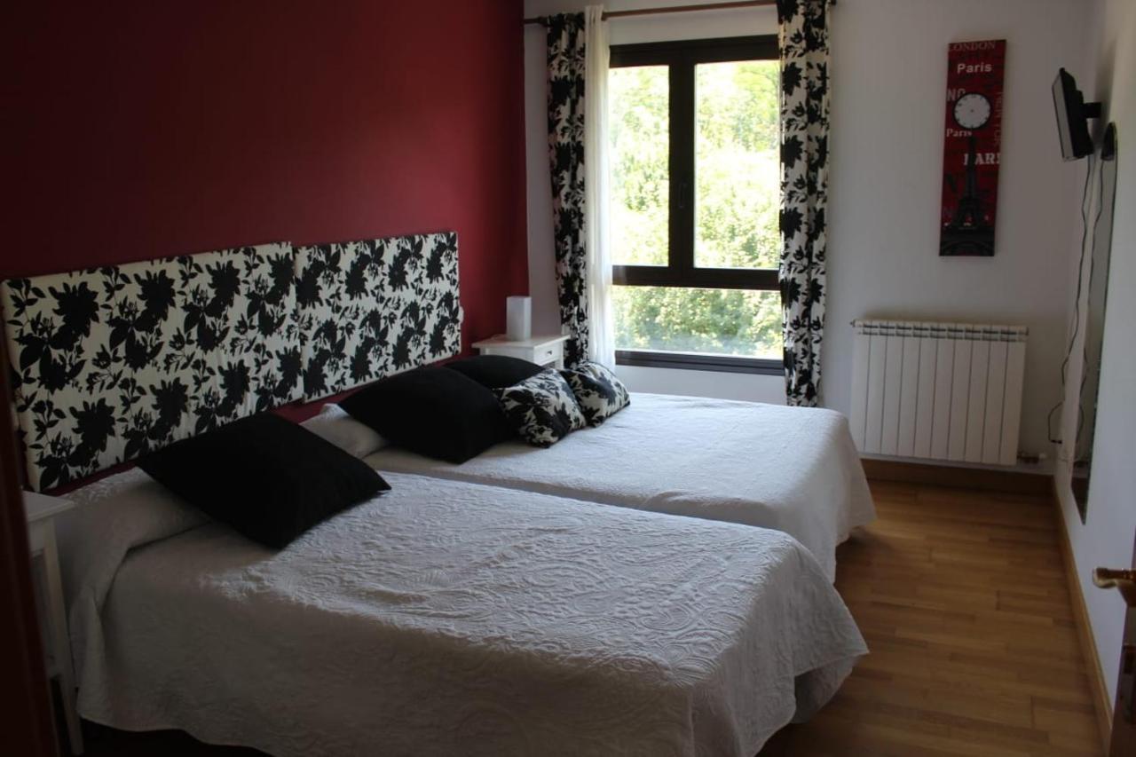 Casa Tau Guest House Larrasoana Eksteriør bilde