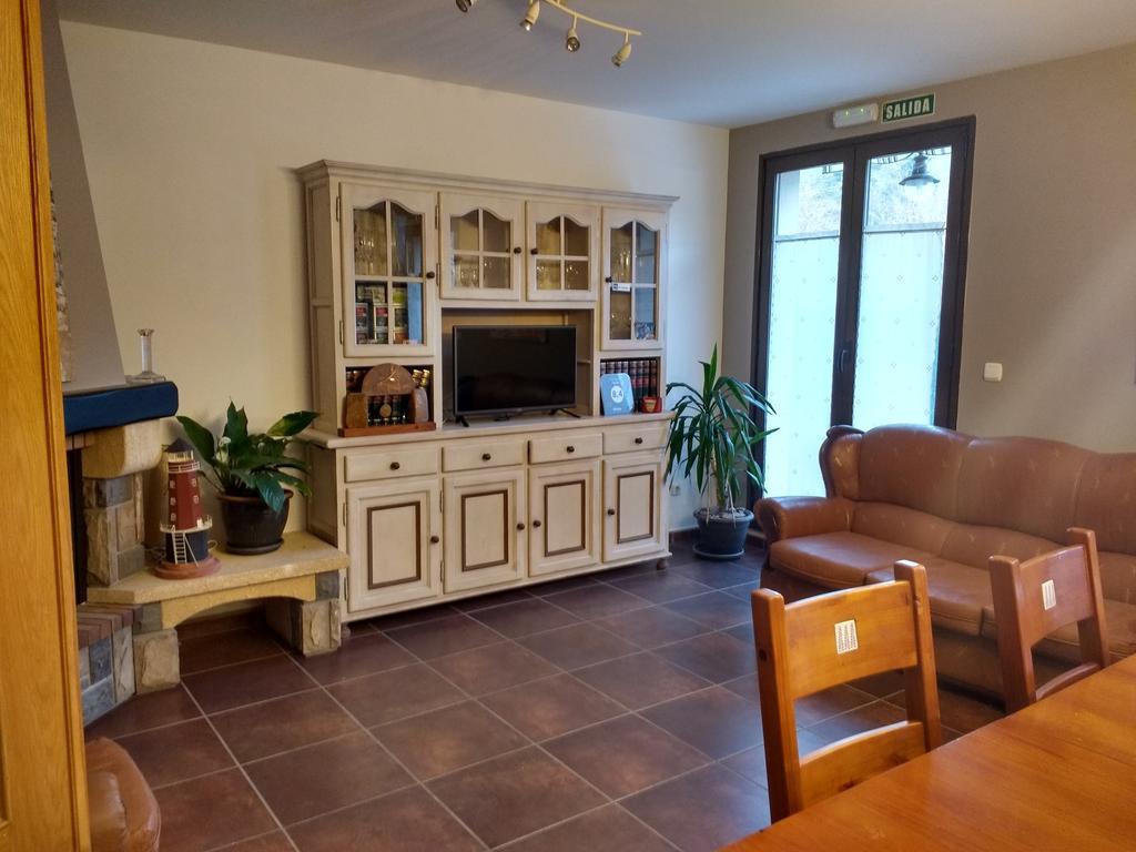 Casa Tau Guest House Larrasoana Eksteriør bilde