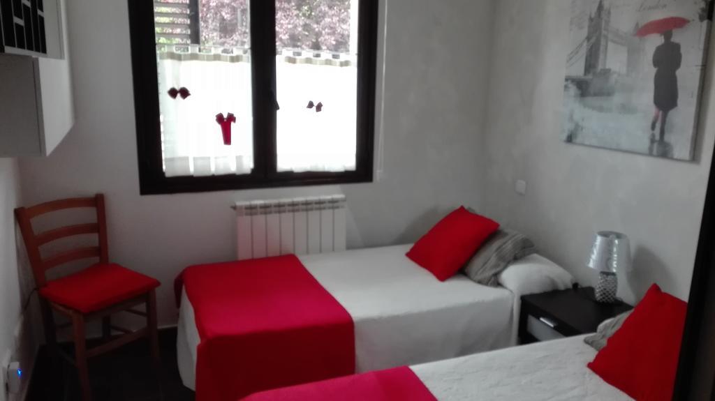 Casa Tau Guest House Larrasoana Eksteriør bilde