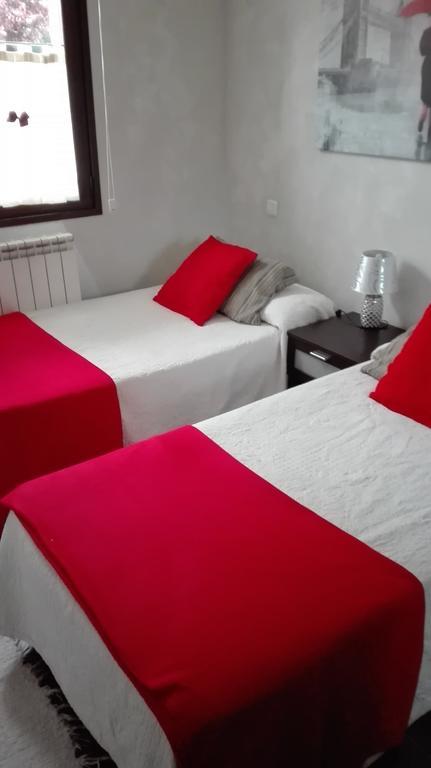 Casa Tau Guest House Larrasoana Eksteriør bilde